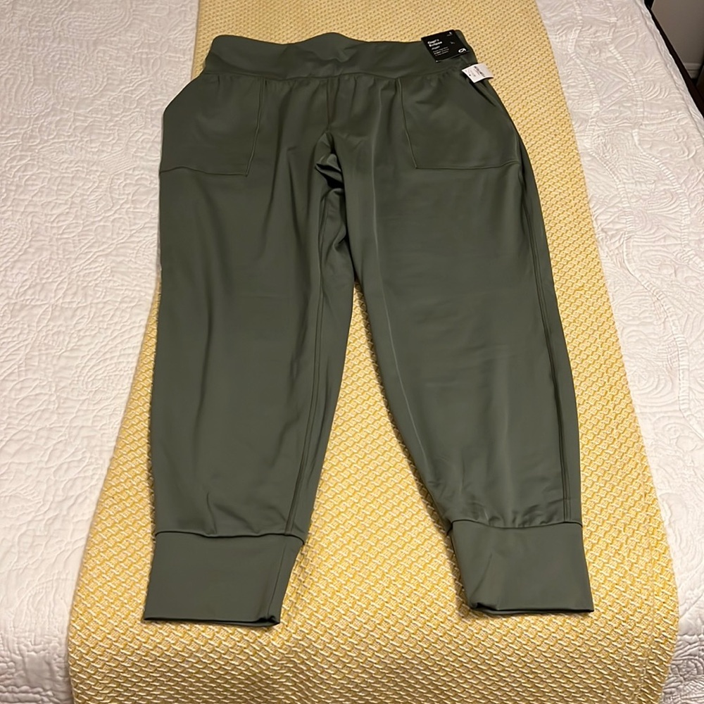 NWT - Womens Gap - jogger